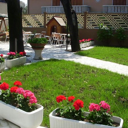 Hotel Roma มารีนา ดิ มาซซา ภายนอก รูปภาพ