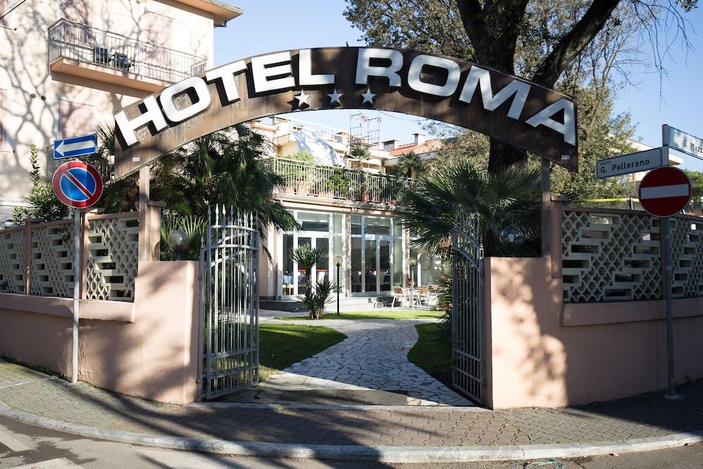 Hotel Roma มารีนา ดิ มาซซา ภายนอก รูปภาพ