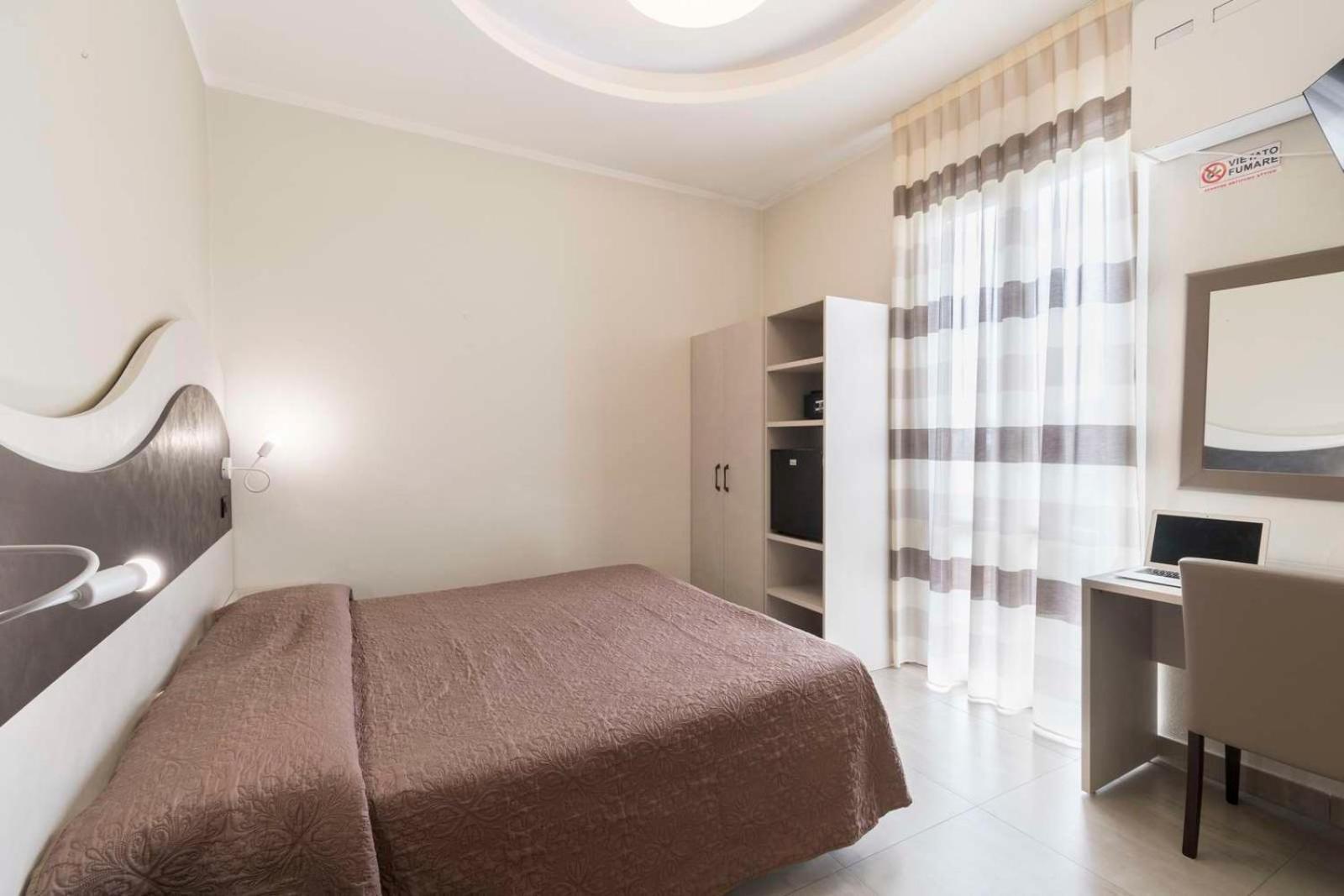 Hotel Roma มารีนา ดิ มาซซา ภายนอก รูปภาพ