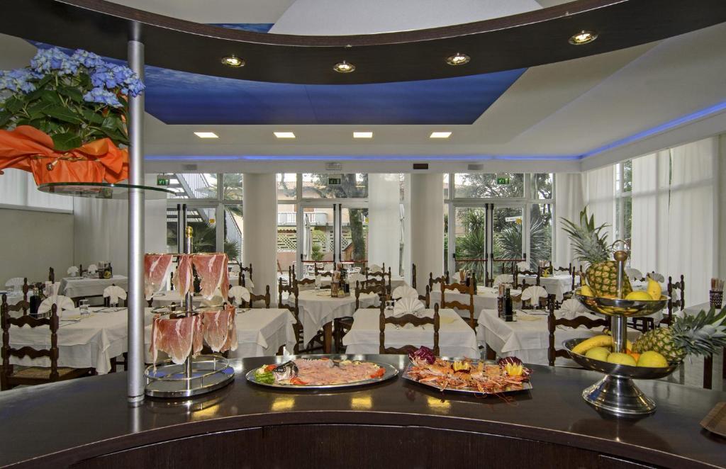 Hotel Roma มารีนา ดิ มาซซา ภายนอก รูปภาพ