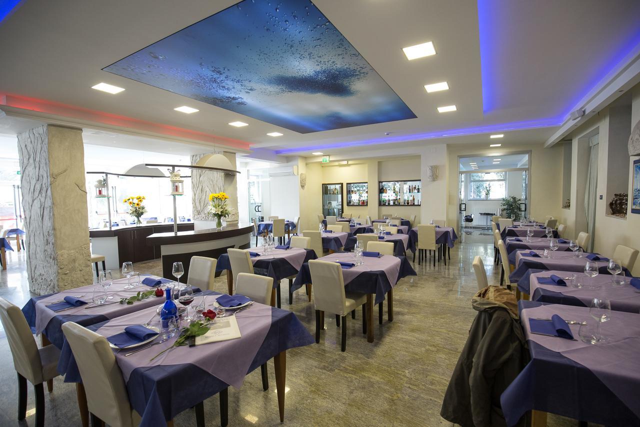 Hotel Roma มารีนา ดิ มาซซา ภายนอก รูปภาพ