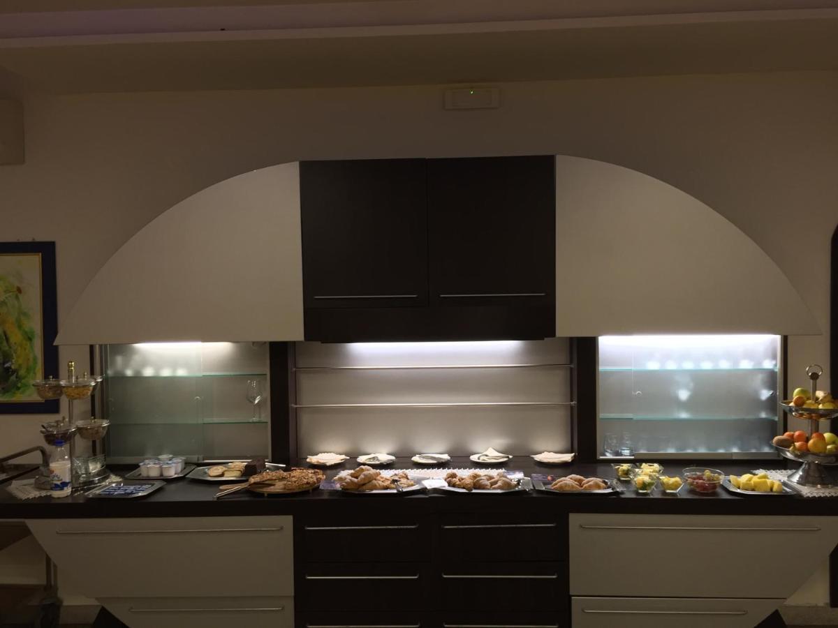 Hotel Roma มารีนา ดิ มาซซา ภายนอก รูปภาพ